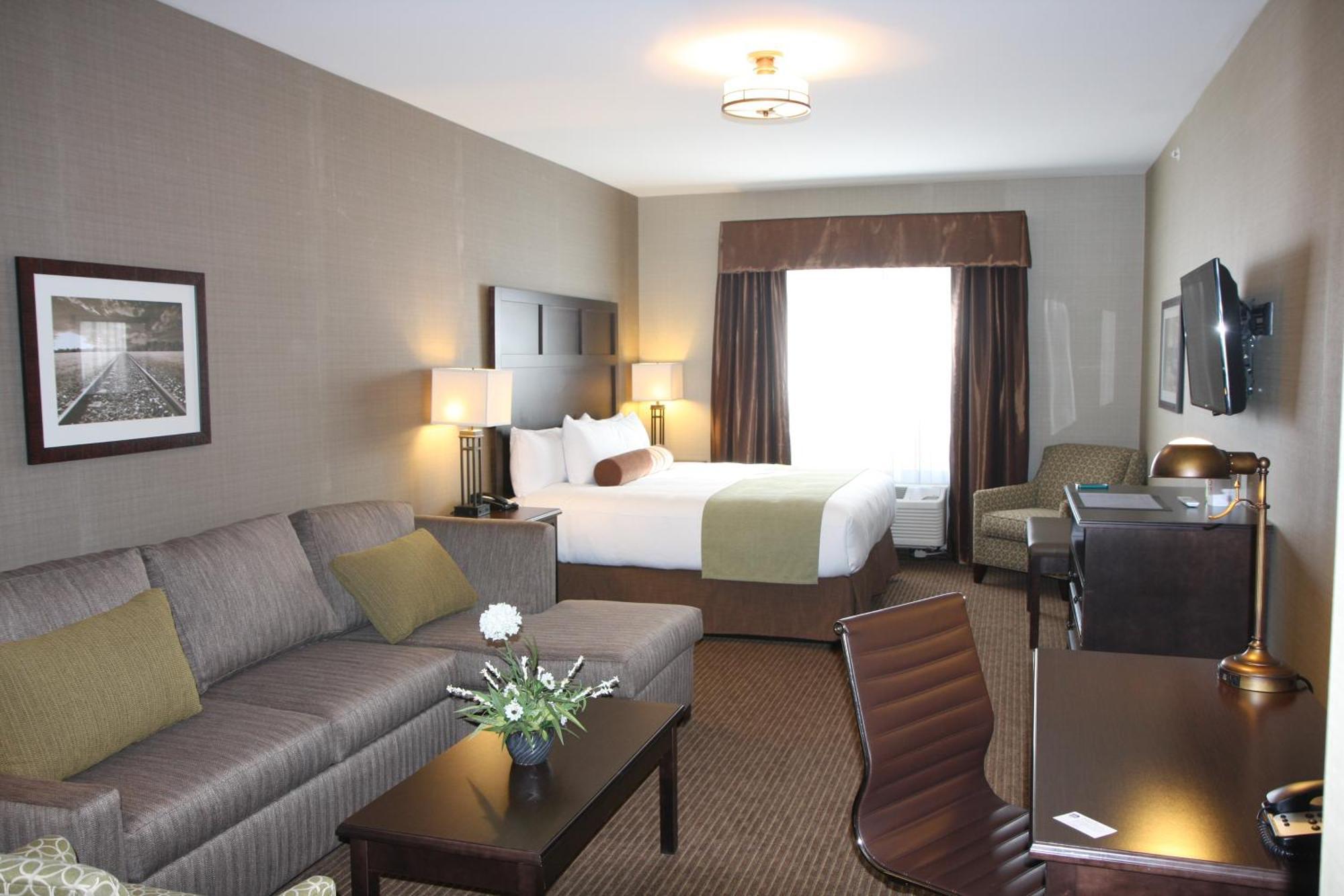 Best Western Plus Okotoks Inn & Suites Экстерьер фото