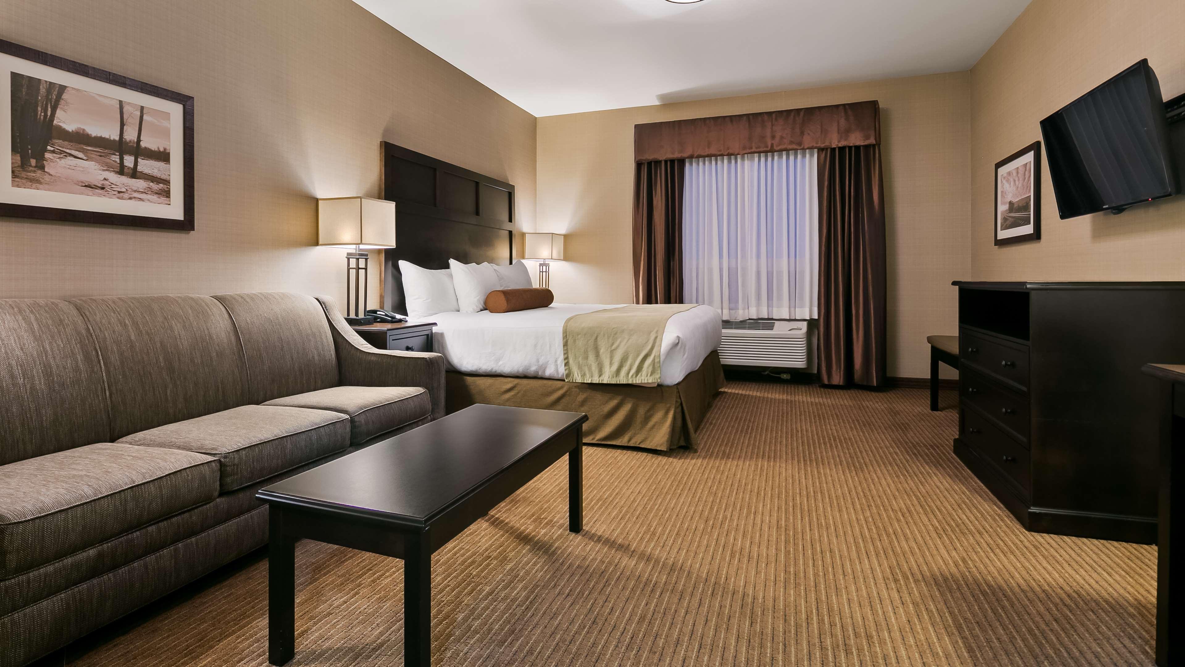 Best Western Plus Okotoks Inn & Suites Экстерьер фото