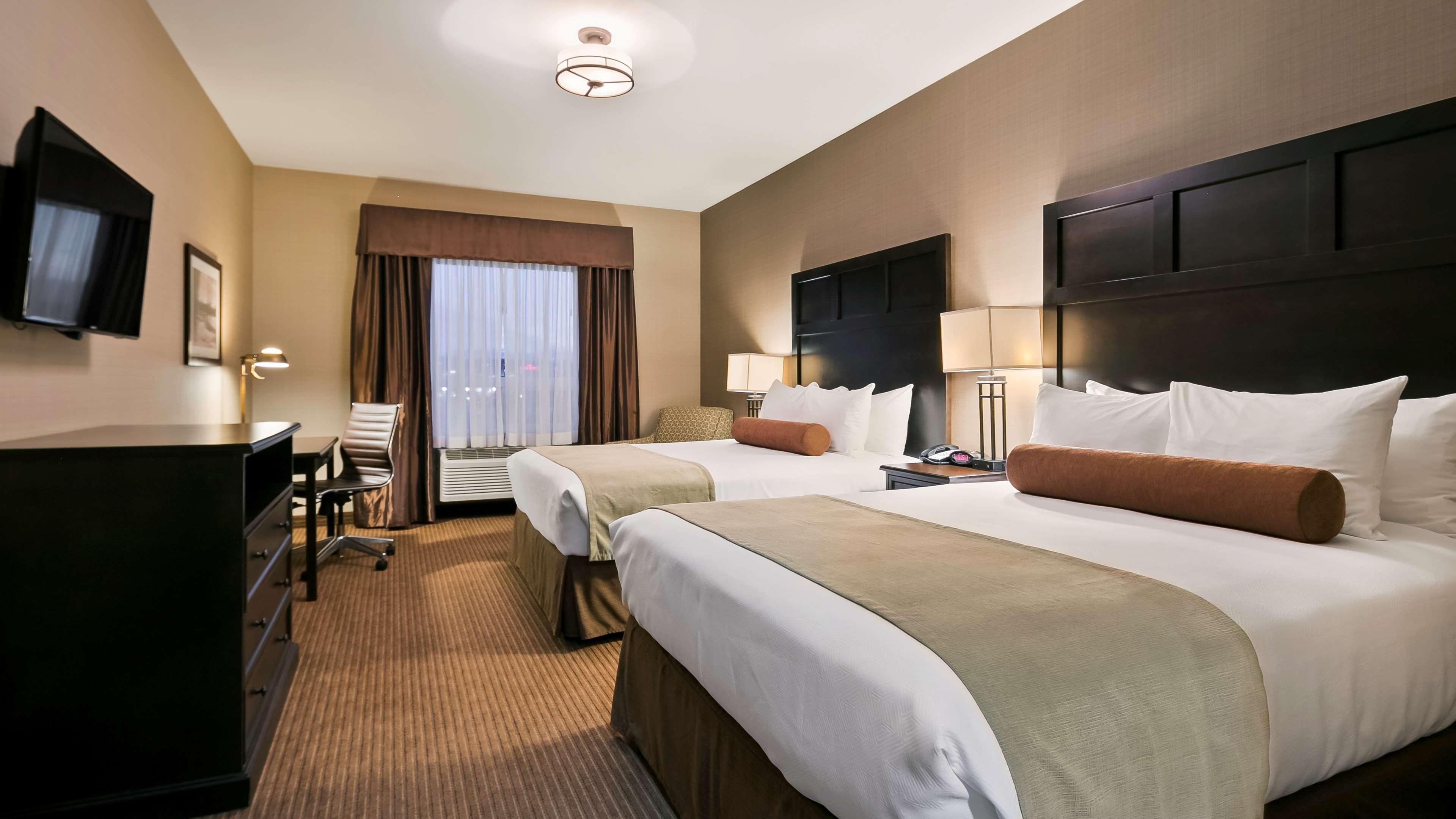 Best Western Plus Okotoks Inn & Suites Экстерьер фото