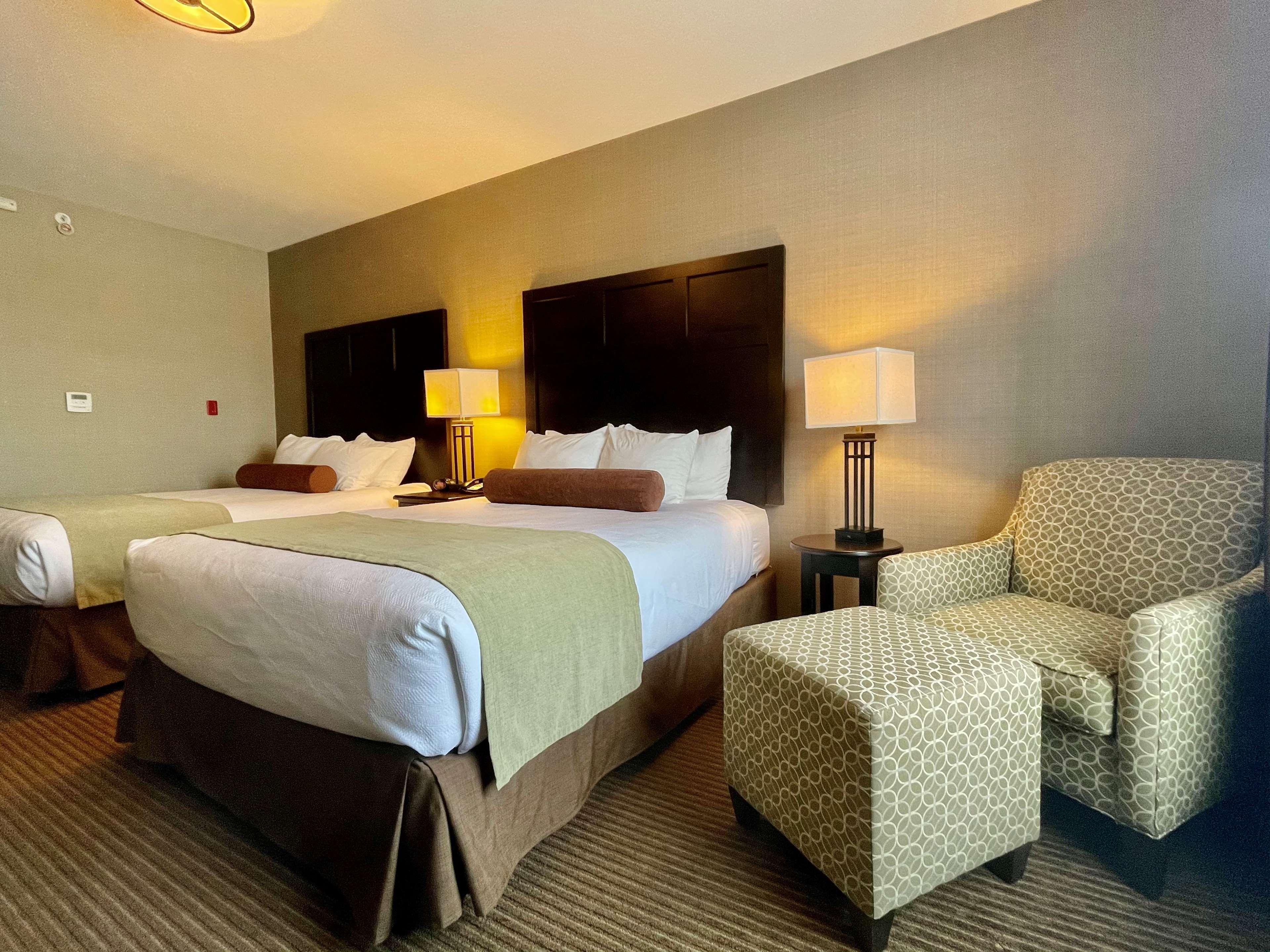Best Western Plus Okotoks Inn & Suites Экстерьер фото