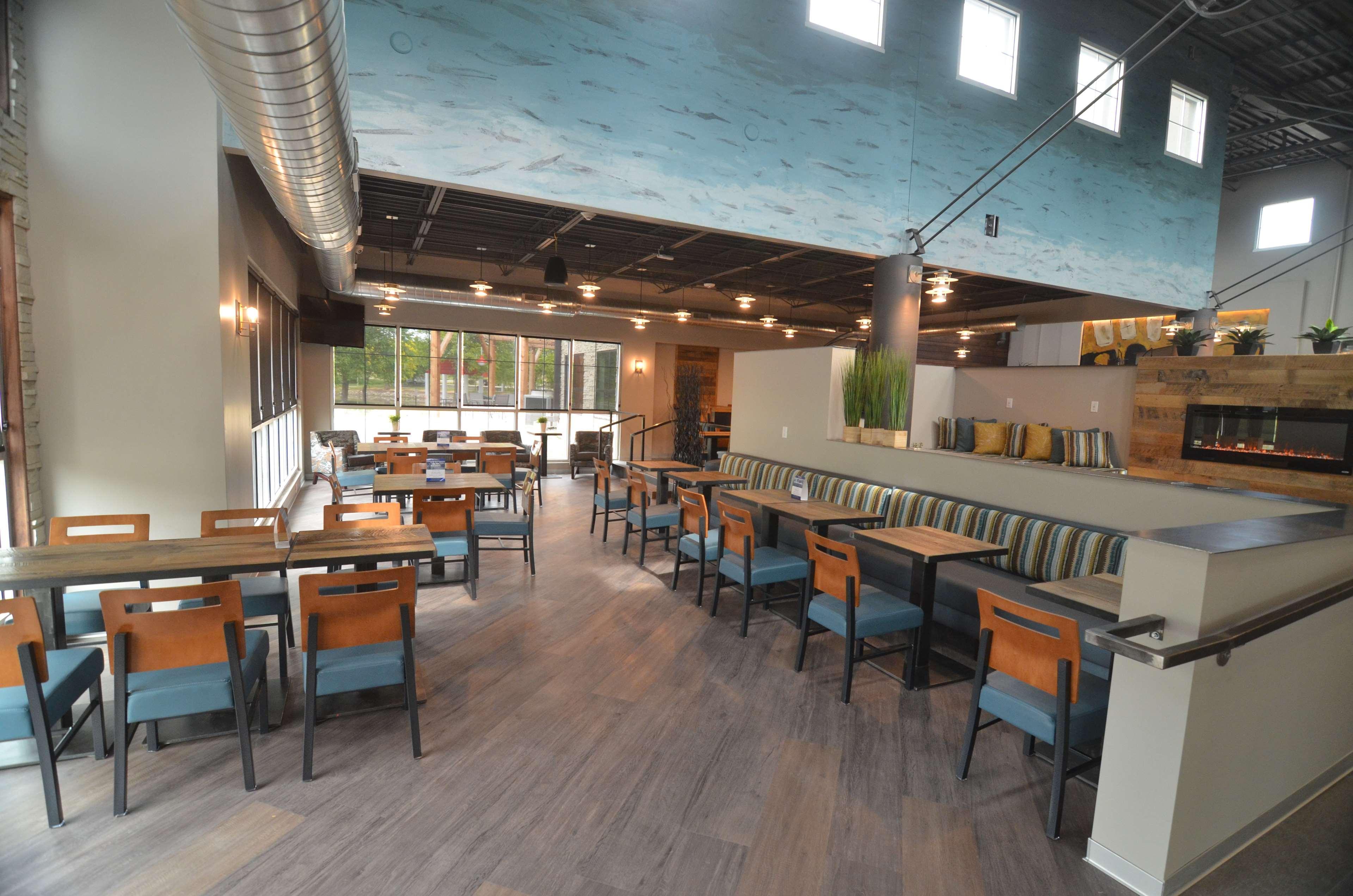 Best Western Plus Okotoks Inn & Suites Экстерьер фото