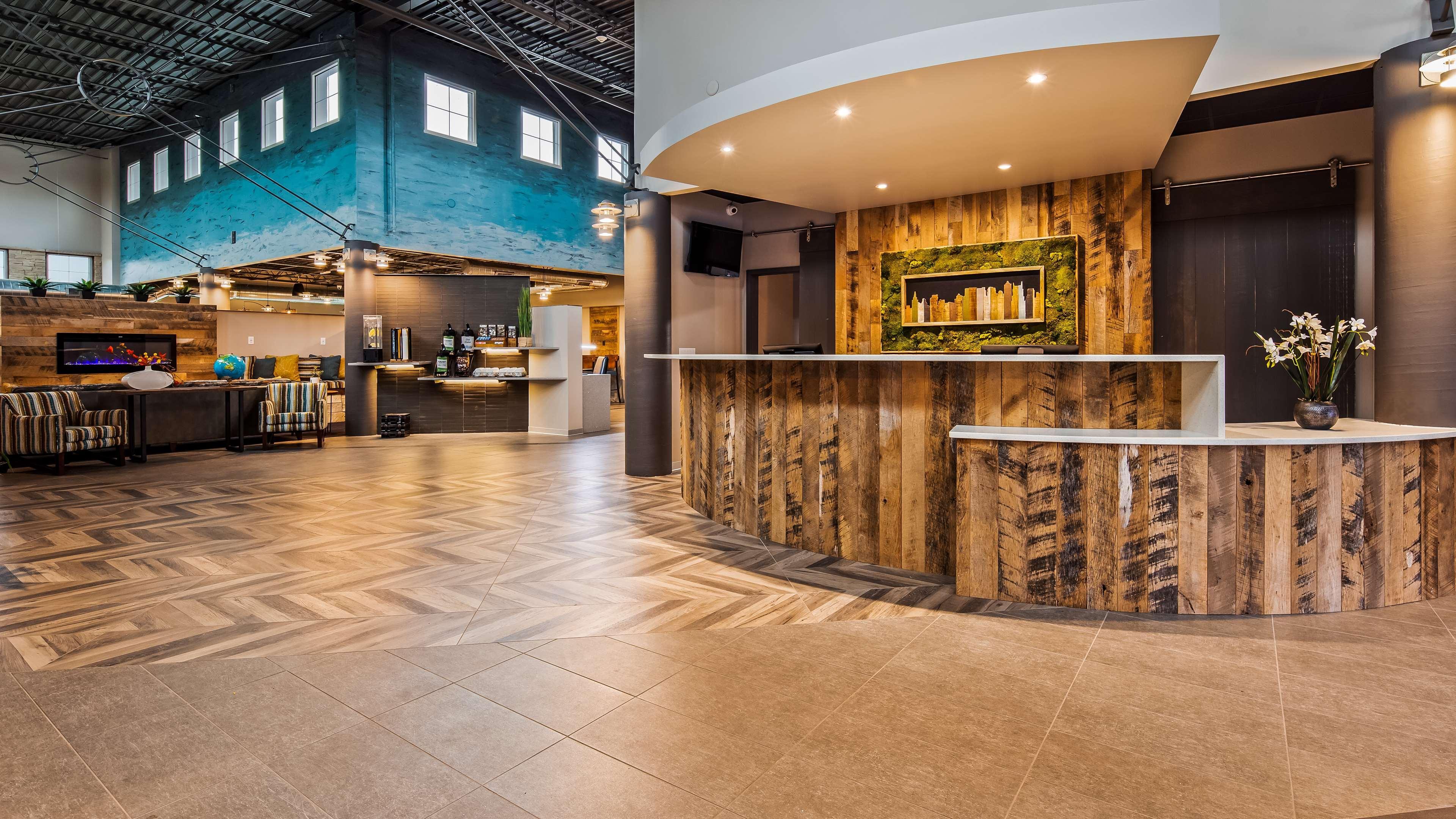 Best Western Plus Okotoks Inn & Suites Экстерьер фото