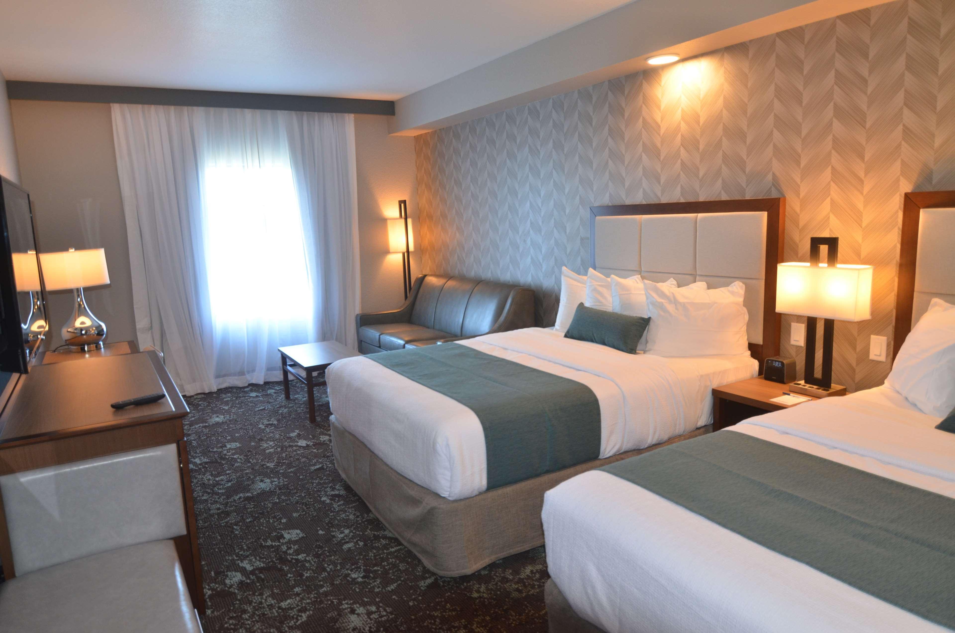 Best Western Plus Okotoks Inn & Suites Экстерьер фото