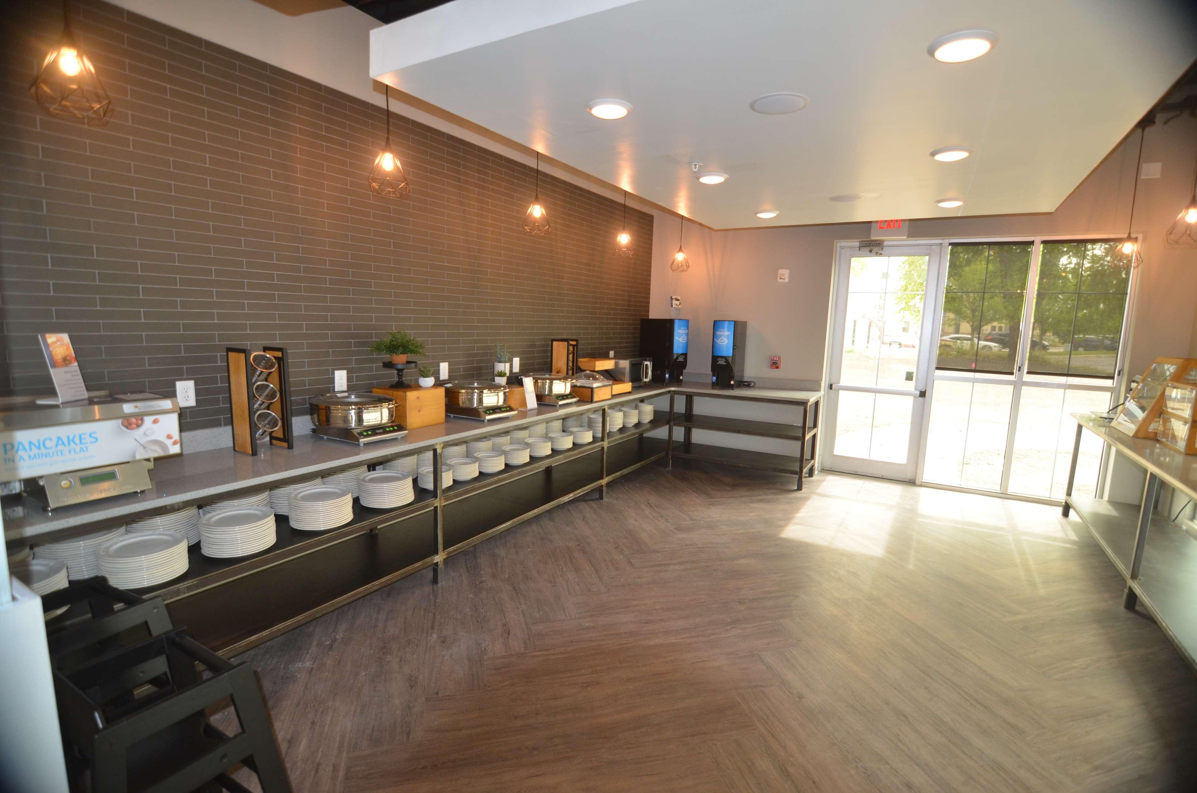 Best Western Plus Okotoks Inn & Suites Экстерьер фото