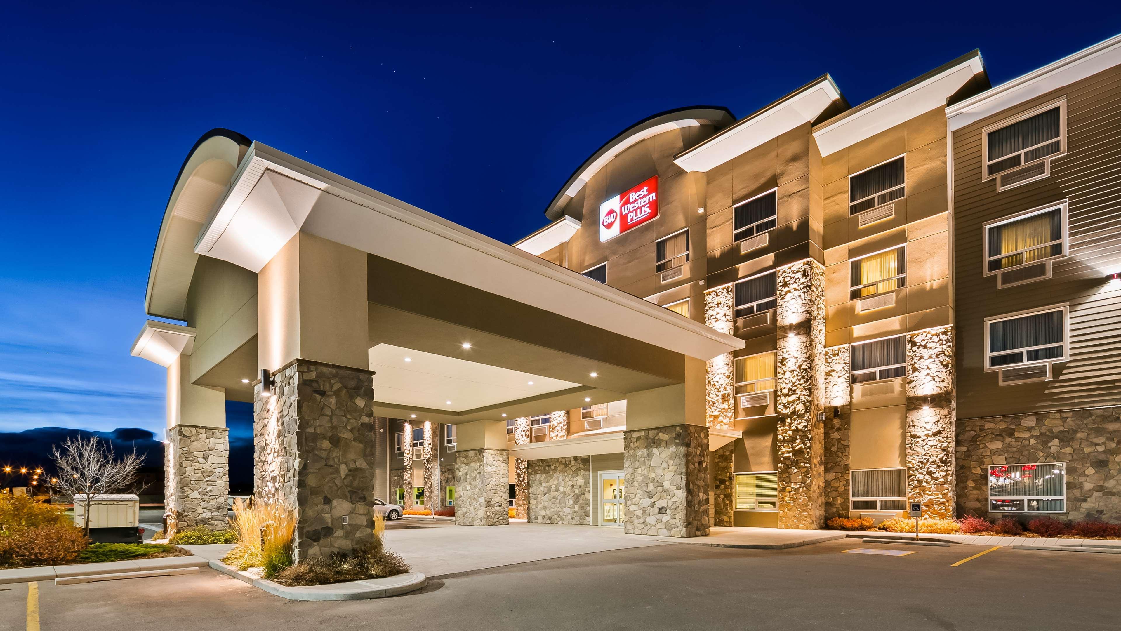 Best Western Plus Okotoks Inn & Suites Экстерьер фото