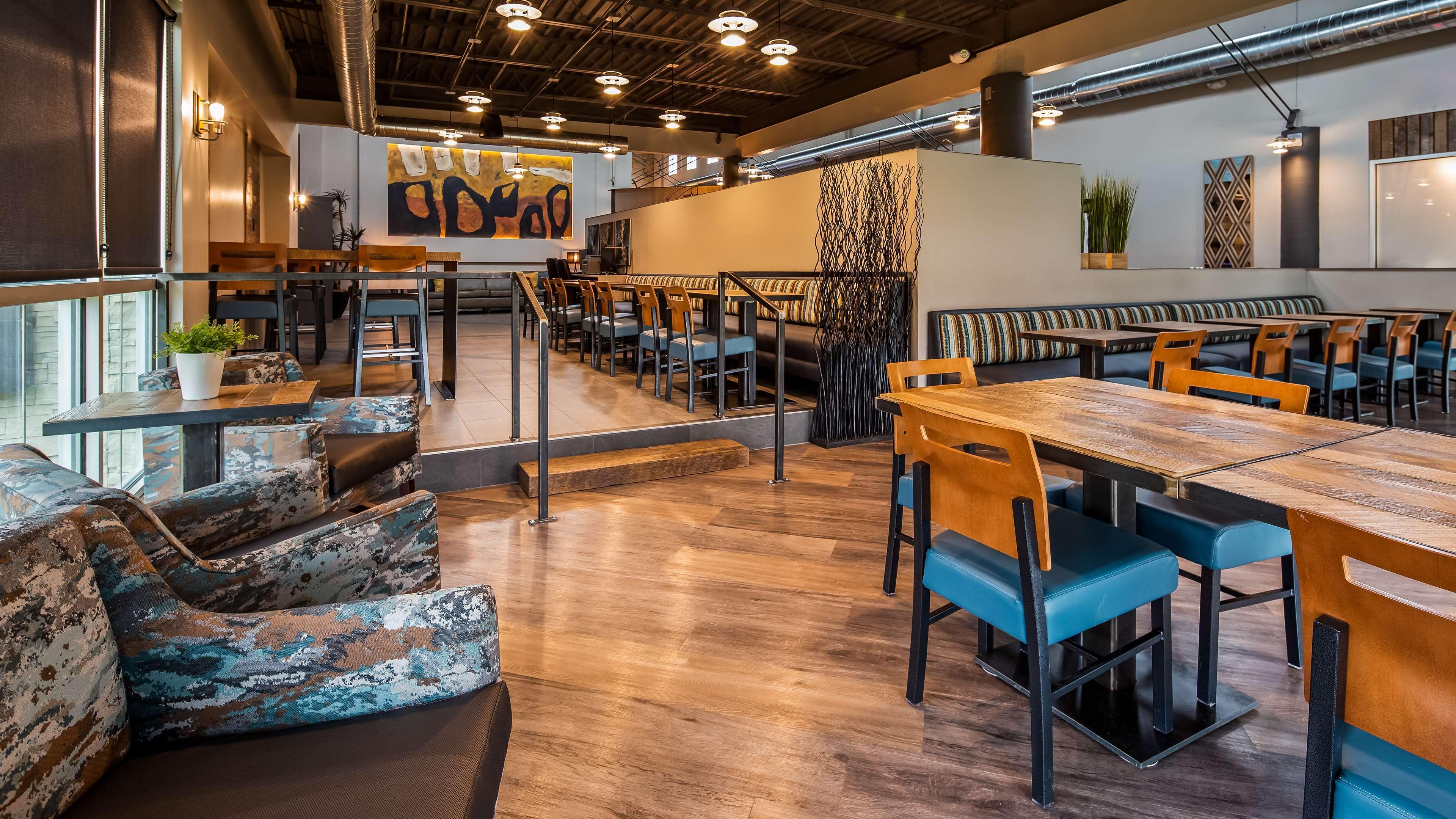 Best Western Plus Okotoks Inn & Suites Экстерьер фото