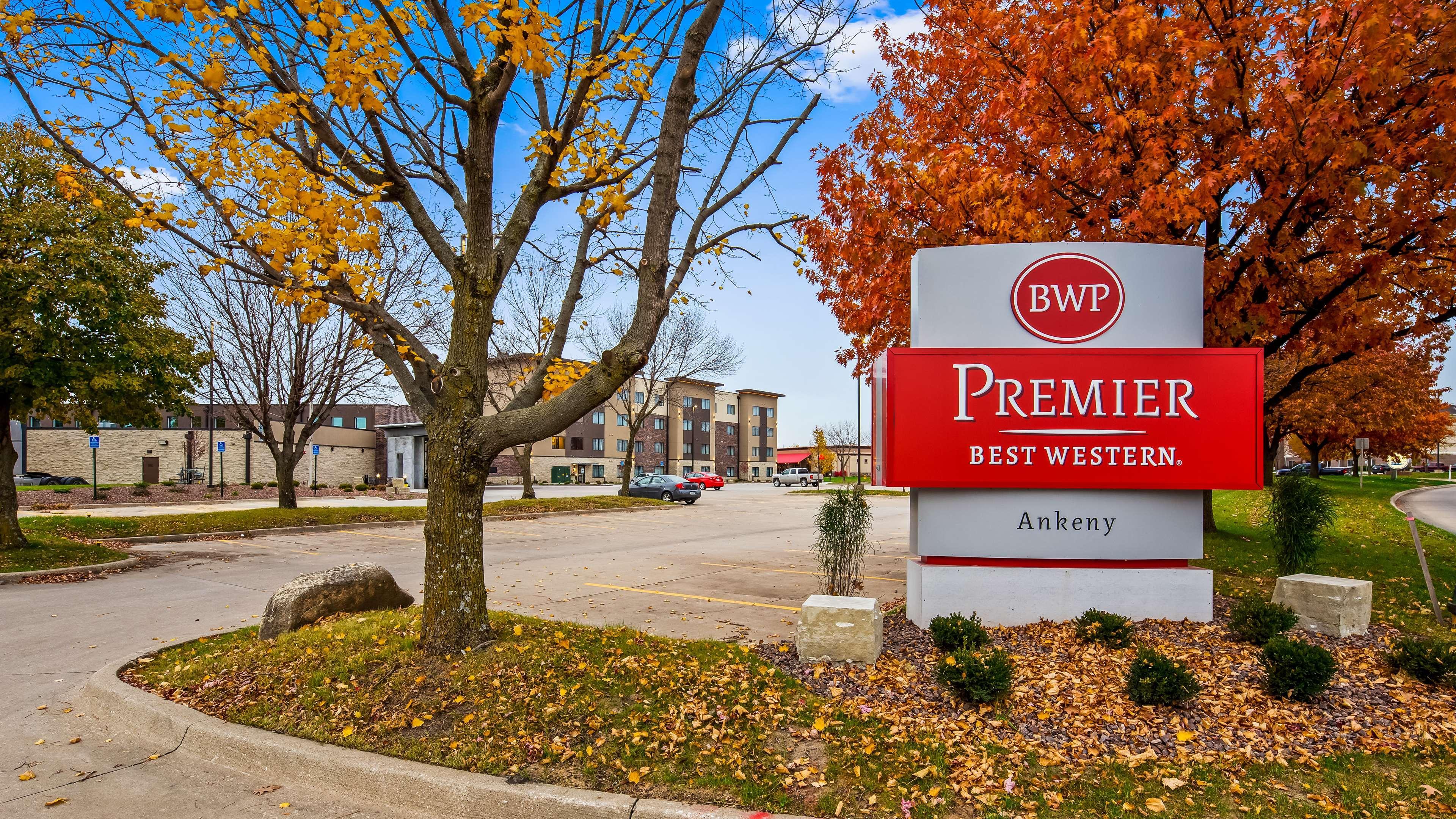 Best Western Plus Okotoks Inn & Suites Экстерьер фото